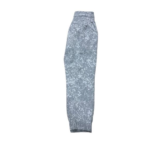 Lululemon Ready to Rulu Jogger Crop Size 4 Grey Silver Active Bottom W6B0JS - Picture 4 of 9